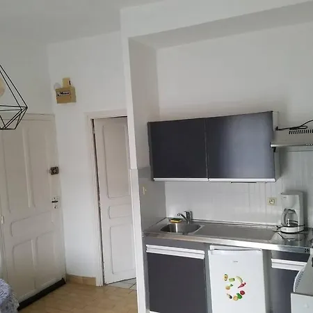 Apartment Cure Ou Avec Wifi Et Parking Et A 100m Des Thermes *